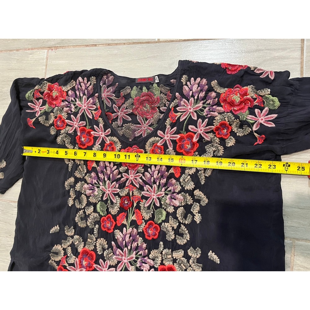Johnny Was Silk Floral Embroidered V-Neck Blouse Tunic Navy Blue Womens Small - Picture 6 of 10